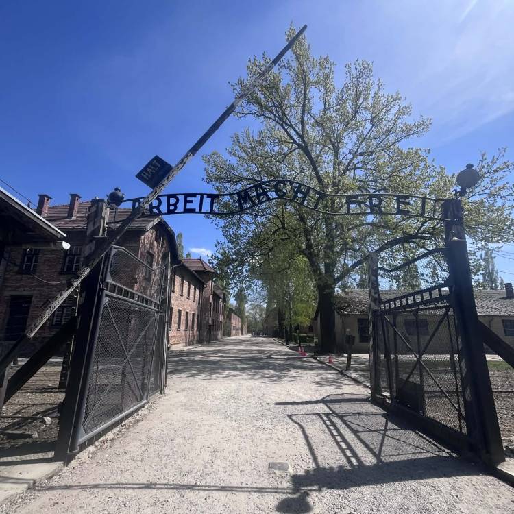 Śladami techniki, zawodów i historii – Karchowice i Auschwitz-Birkenau